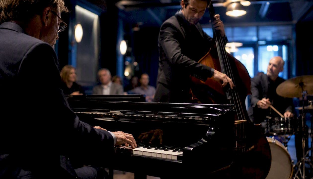 What Is a Venue Entertainment Program: A Planner's Guide